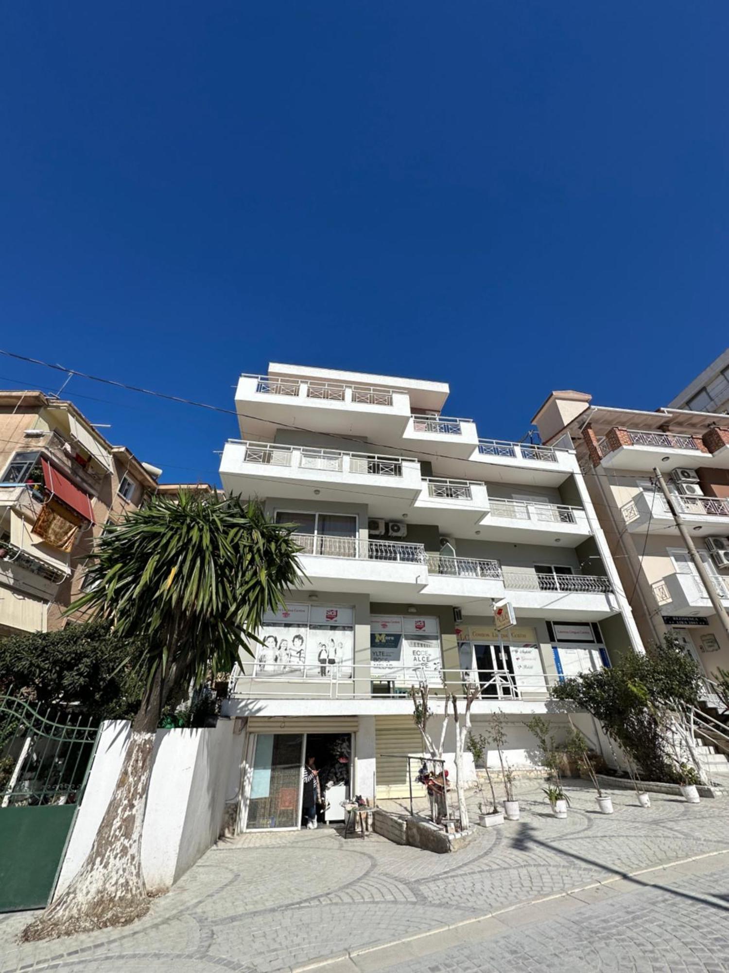 Olivias Apartments City Center Sarande Bagian luar foto