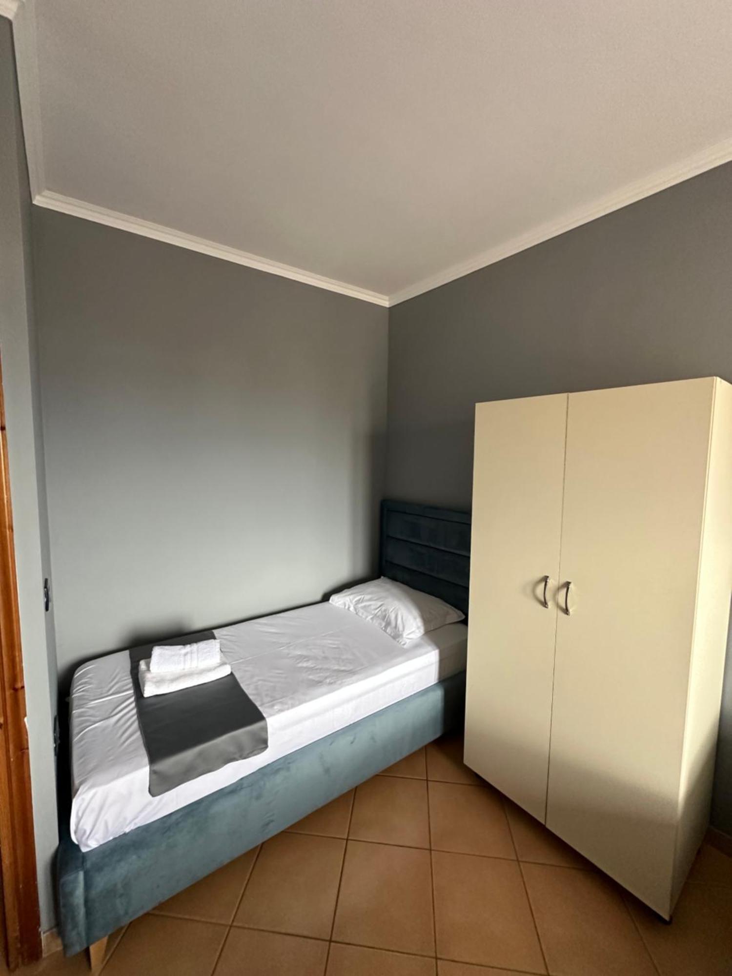 Olivias Apartments City Center Sarande Bagian luar foto