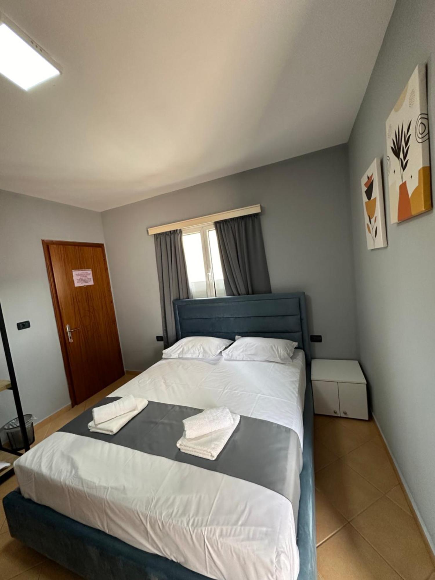 Olivias Apartments City Center Sarande Bagian luar foto