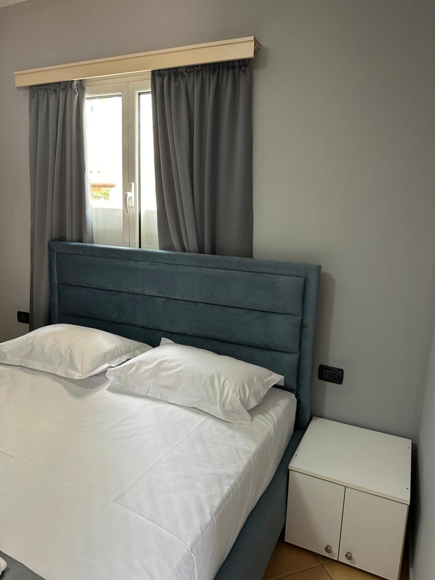 Olivias Apartments City Center Sarande Bagian luar foto