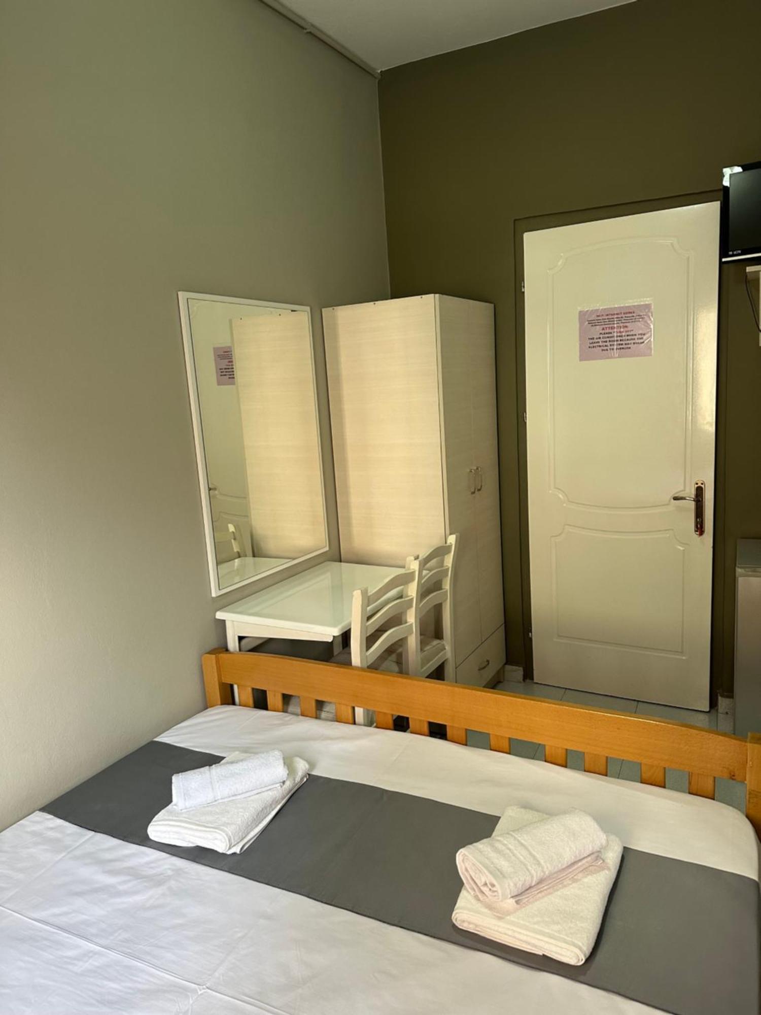 Olivias Apartments City Center Sarande Bagian luar foto