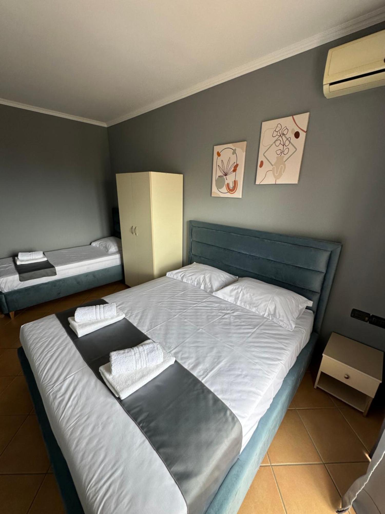 Olivias Apartments City Center Sarande Bagian luar foto