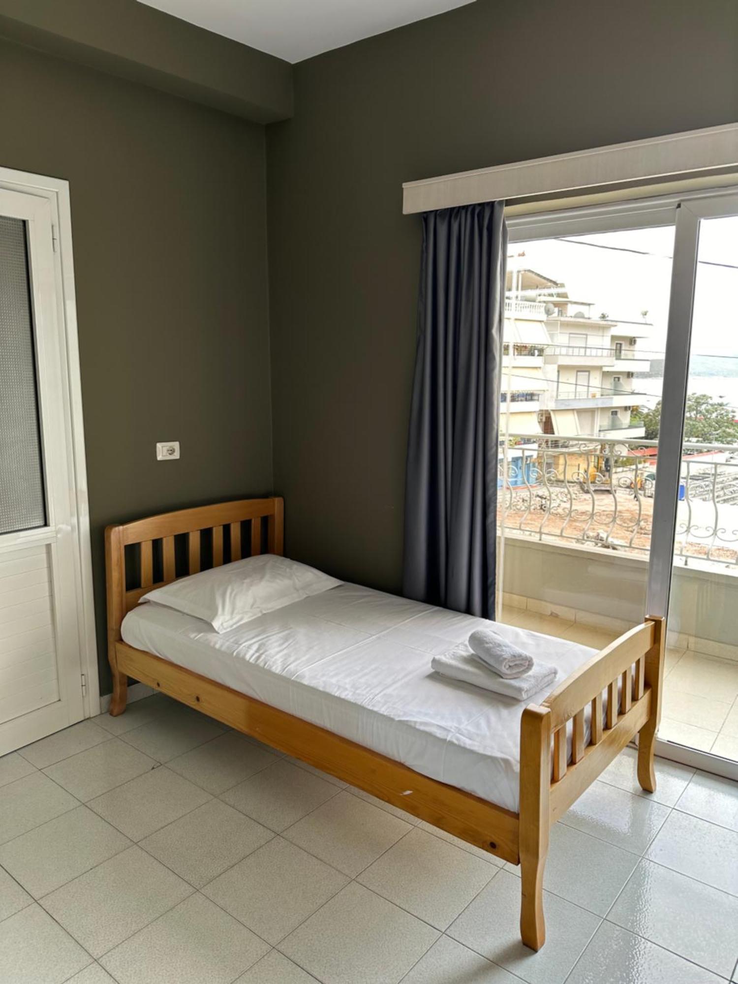 Olivias Apartments City Center Sarande Bagian luar foto