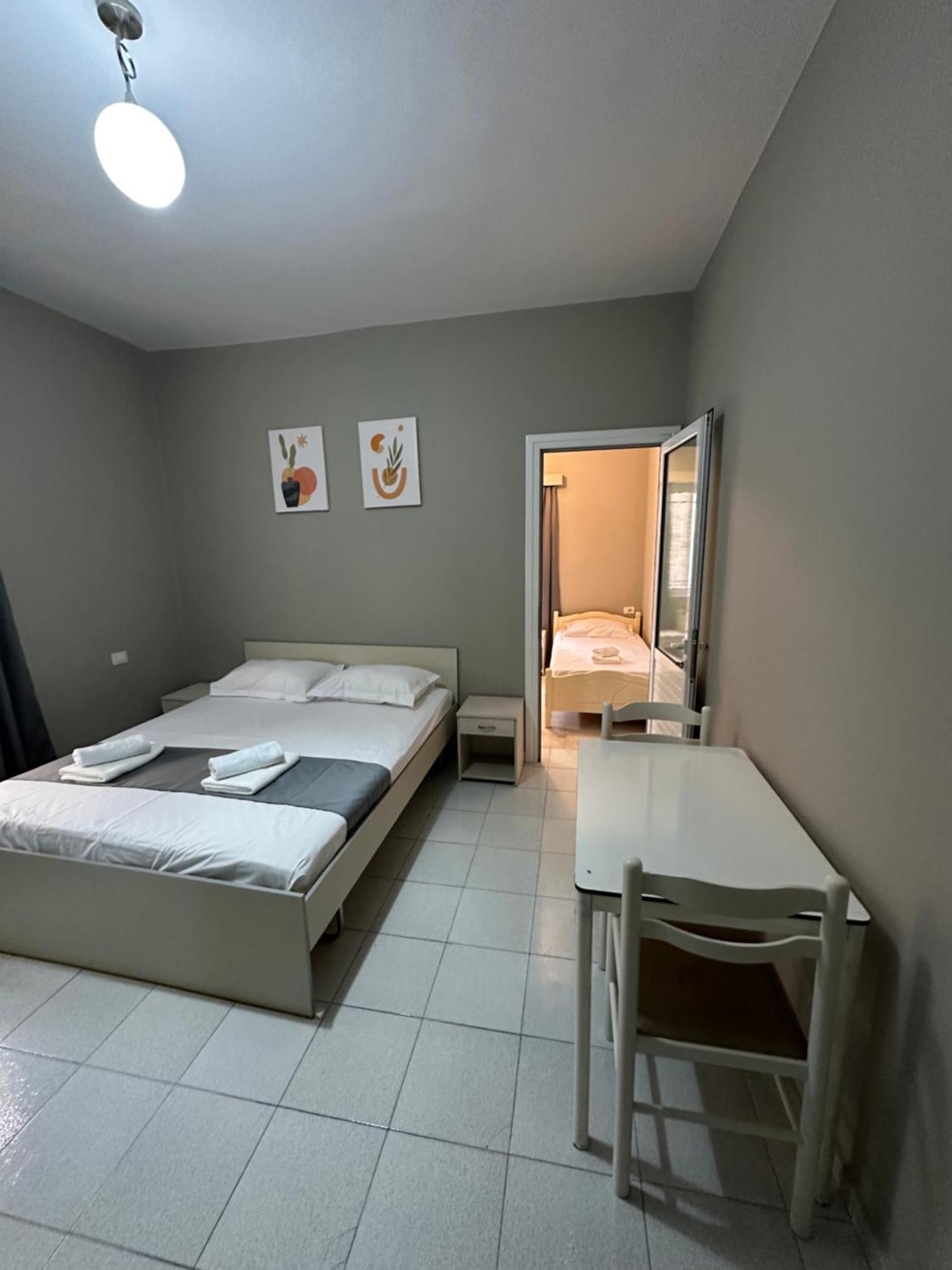 Olivias Apartments City Center Sarande Bagian luar foto