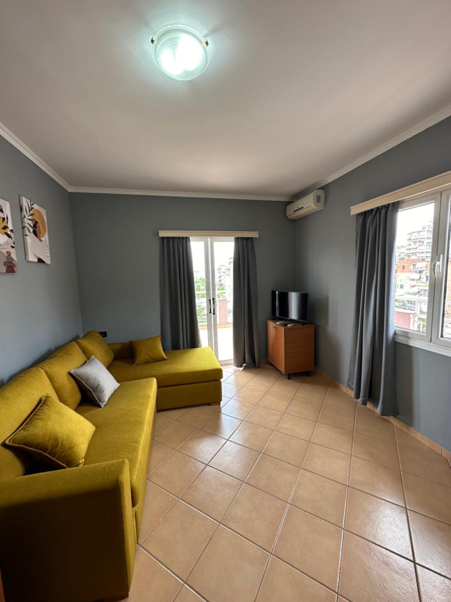 Olivias Apartments City Center Sarande Bagian luar foto