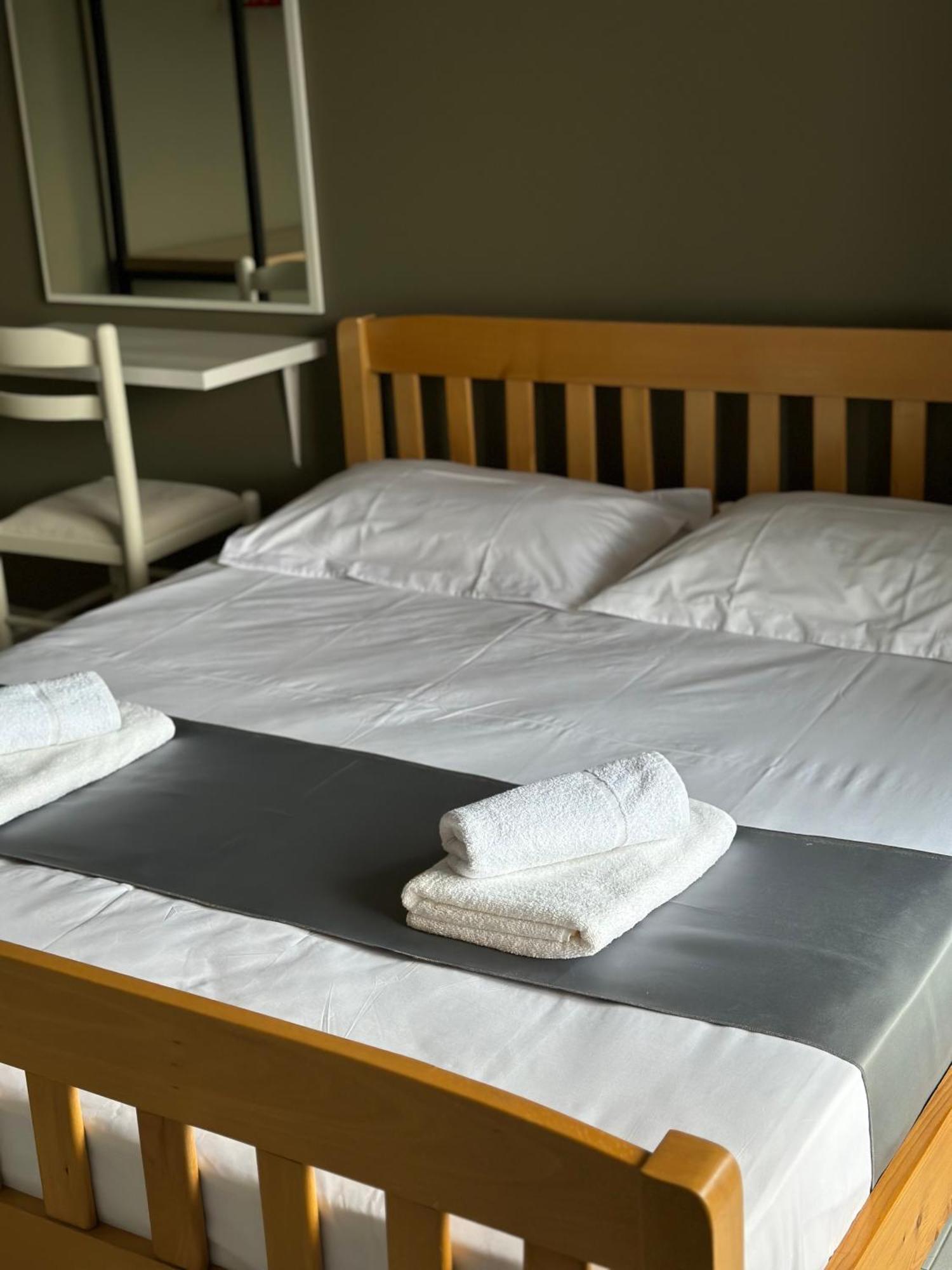 Olivias Apartments City Center Sarande Bagian luar foto