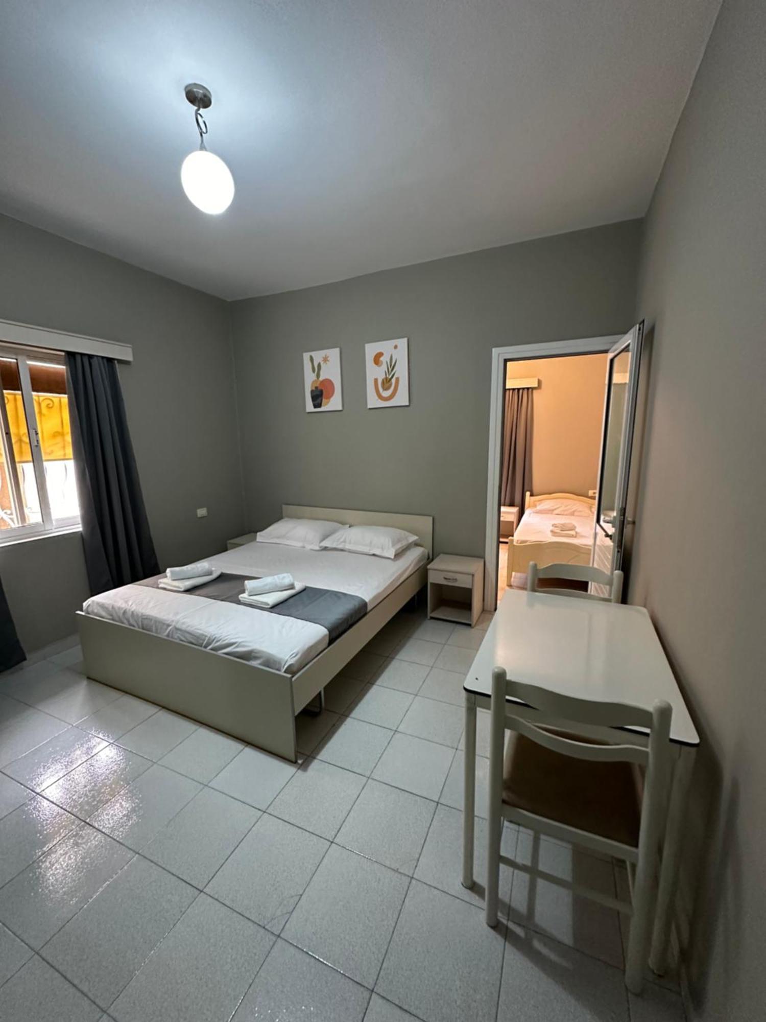 Olivias Apartments City Center Sarande Bagian luar foto