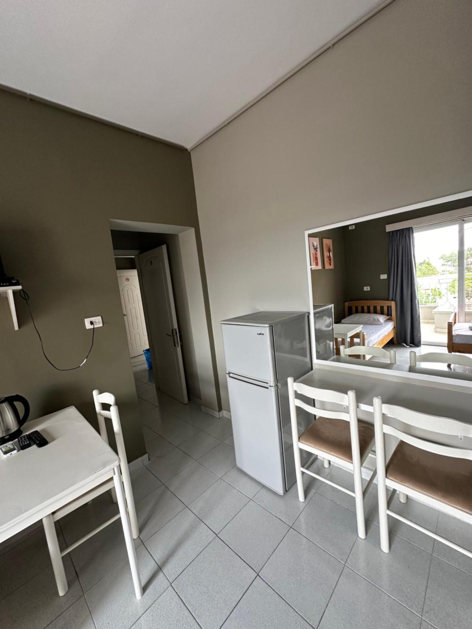 Olivias Apartments City Center Sarande Bagian luar foto