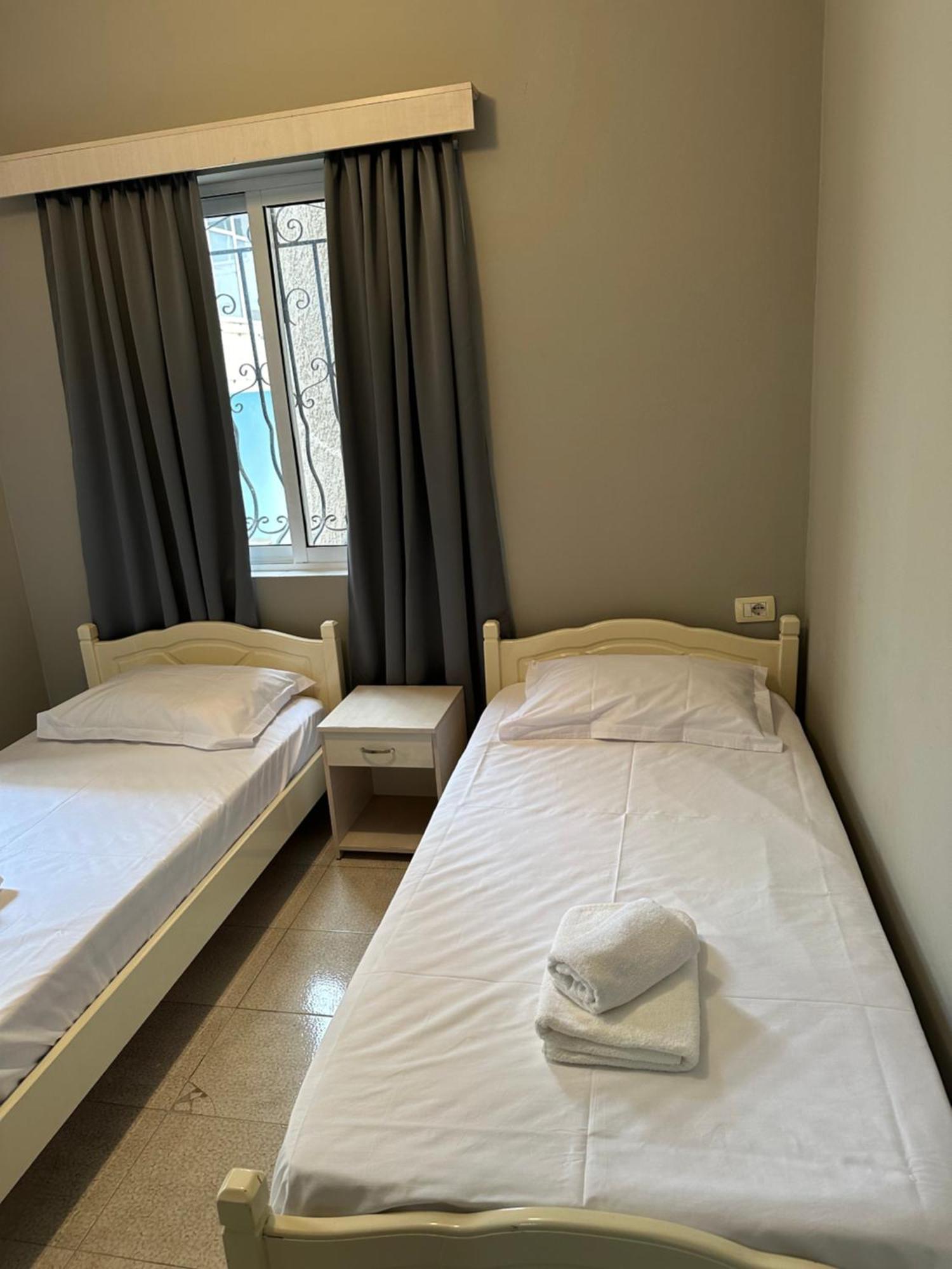 Olivias Apartments City Center Sarande Bagian luar foto