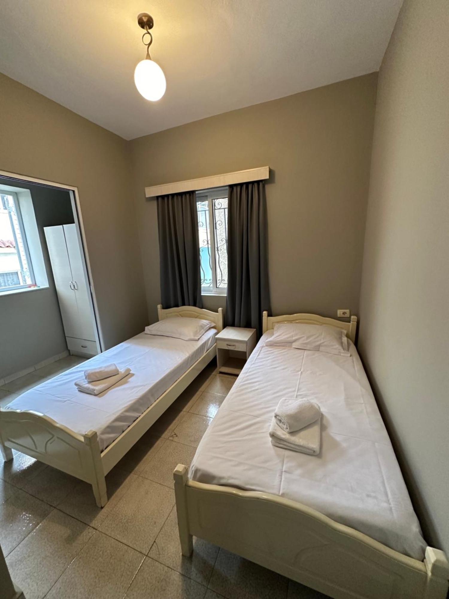 Olivias Apartments City Center Sarande Bagian luar foto