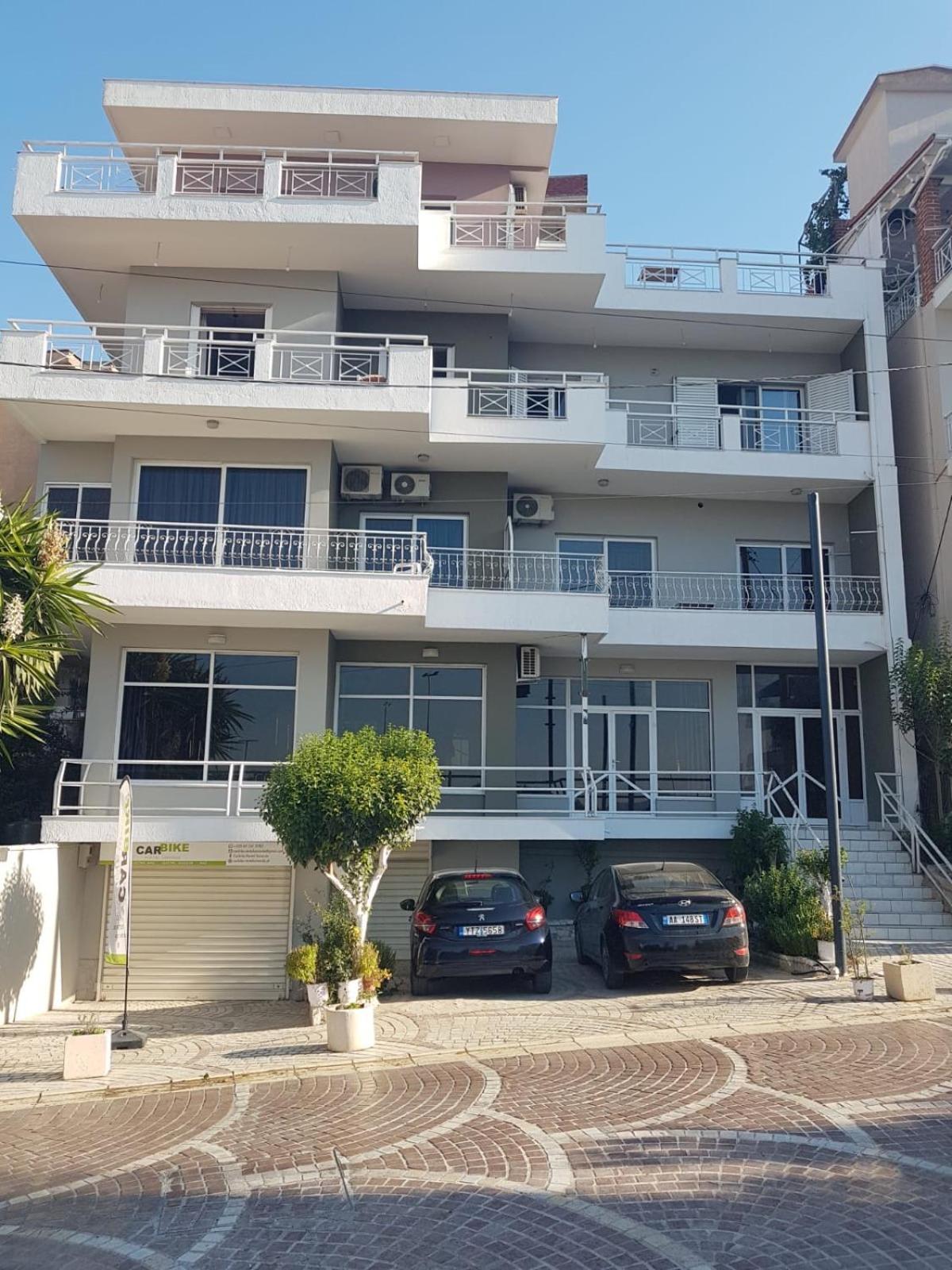 Olivias Apartments City Center Sarande Bagian luar foto